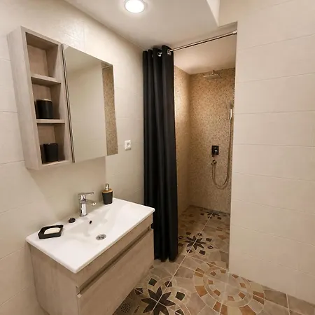 Old Town Charm Apartamento *